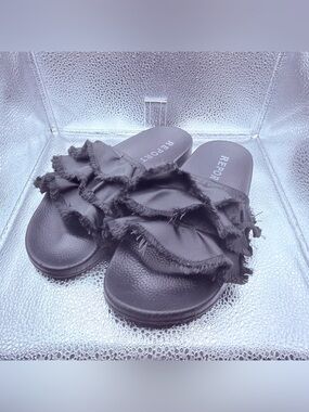 Report Signature Black Frayed Ruffle Slide Sandals